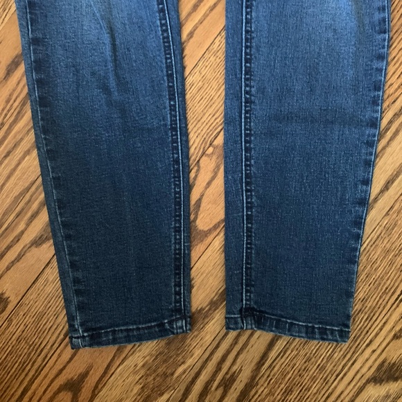 Kensie Mid-Rise distressed Skinny Jeans - Picture 9 of 11